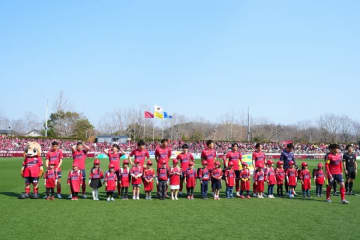 「想像すらしていなかったデザイン」いわきの新ユニは原点回帰。キングレッドを纏わず「懐かしい」「めっちゃ良い色！」の声