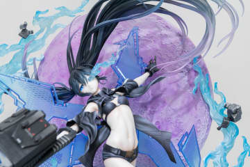 「ブラック★★ロックシューター　DAWN FALL」より月を背に駆ける「エンプレス」1/4スケールスタチューが公開【#NLSXVI】