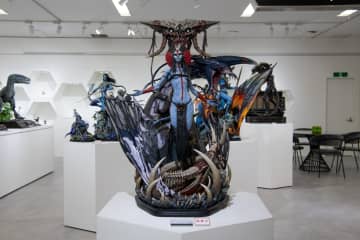 「アバター：ファイヤー・アンド・アッシュ」より「ヴァラン＆ナイトレイス」のスタチューが初公開！【#NLSXVI】ナヴィの美しい肉体と生物たちの有機的な迫力がマッチ