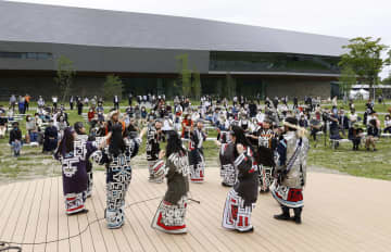 アイヌ舞踊写真、ネット無断販売　施設の運営団体が営利撮影禁止へ