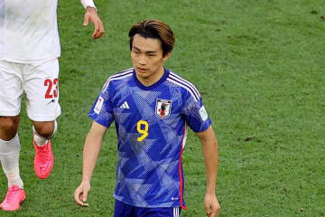 27歳モデル妻とXmas報告「癒し夫婦」　森保Jエース、“ピッチ外”の仲睦まじい近況に相次ぐ喝采