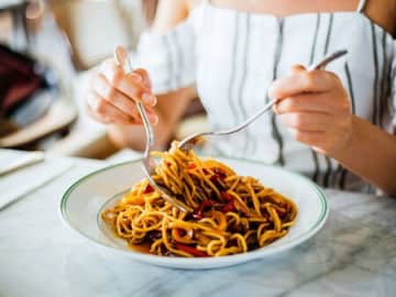 「とりあえず拭く」はNG！パスタのシミがついたらすぐやること。時間がたったシミの正解ケアも