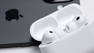 iPhoneでもっと『AirPods』を使いこなすための超便利機能6選