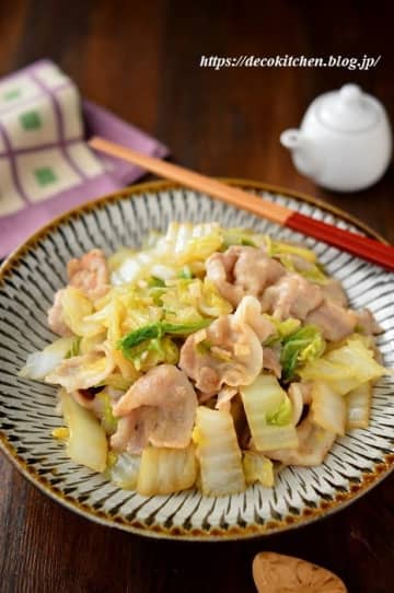 【白菜1/4個が瞬殺！？】シャキッ！ジュワッ！食感のコントラストが楽しい「豚肉と白菜のにんにく醤油炒め」の作り方