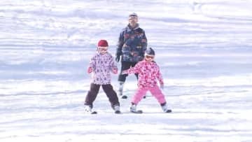 ピーク時15万人から4万人に…スキー離れとコロナ禍で閉鎖の危機　スキー場の営業断念から一転…地元の熱意で今季も営業　子どもリフト無料化、小学生以下は温泉無料　ゲレンデグルメも充実