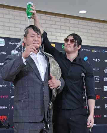 【ノア】OZAWAが稲村愛輝を挑発して転倒「お前、BreakingDownの会見見なかったのか！」