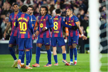 “MSN”時代に迫る好記録！…圧倒的破壊力を誇るフリック・バルサ、年間60試合で169得点を記録