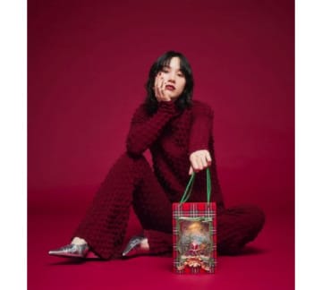 のん、X'masの贈り物のような最新ショットにファン歓喜