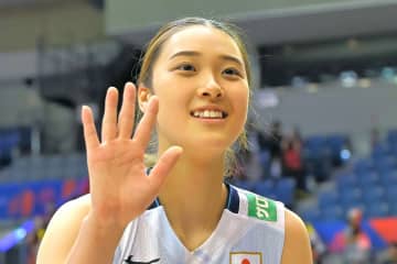 女子バレー佐藤淑乃が珍しい“激レア”２ショット公開「クリスマスディズニーへ行きました」