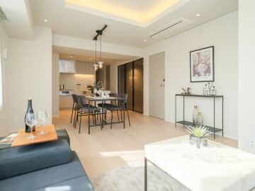 サンウッド広尾 9階｜「広尾」駅徒歩1分の私邸。東京タワー・有栖川記念公園ビュー。陽当たり良好な南東角住戸。専用トランクルーム付き