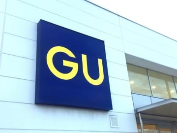 GUの「年末祭」がラストスパート！第2弾は万能コートやトレンドデニムなどが特別価格に。《31日まで》