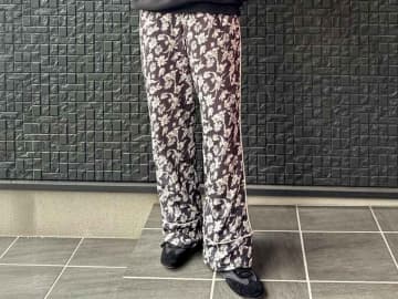 気づけば無地の服ばかり！ →【しまむら】で脱却！ 大人に似合う「花柄ボトムス」