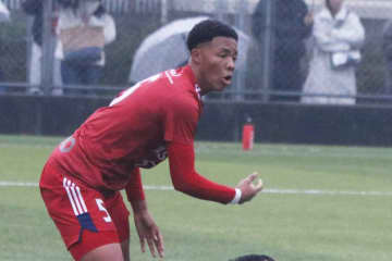 代表活動で選手権予選出られず「忘れてはいけない」　逸材DFが誓う恩返し「背中を押していきたい」