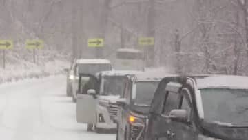 「年末寒気」が9連休を直撃　高速道路などで予防的通行止めも　関東では警報級大雪に“立ち往生”の車も