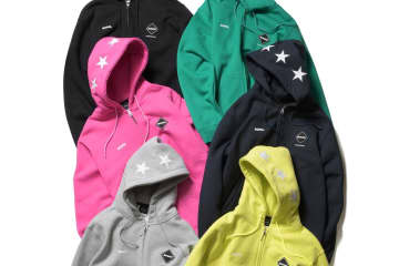 エフシーレアルブリストル26年新フーディ＆Tシャツ、“5つ星”プリント入りカラフルボディ