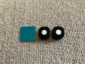 【セリア】携帯の充電ケーブル、迷子にならない！マグネットでくっつけられるケーブルホルダー