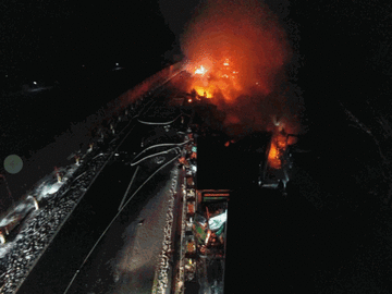 【関越道】みなかみ町内で多重衝突炎上事故 通行止め解除には時間がかかる見込み（27日00:00現在）広域迂回呼びかけ