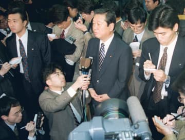 ＜あのころ＞新進党が解党　28年前の12月27日