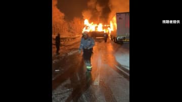 関越道で複数車両絡む事故　21人けが