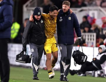 「うわー怪我か」「あかんぽいな」日本代表にまた故障者か…28歳MFが負傷交代でSNS騒然「軽くで済んでくれ」