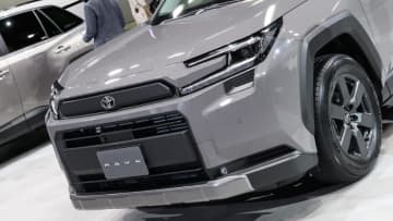 「絶対買います」「ようやく来たか」ついに登場する『新型RAV4』をトヨタが公開。“洗練されすぎ”デザインで注目集まる。