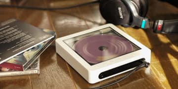 【今年の素敵なお買い物】FIIOのポータブルCDプレーヤーでCDがいつでも聴ける！飯田有抄さん