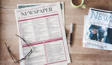 実家は新聞を取り続けています。ニュースはテレビでも見てますし、年間5万円近い出費は見直すべきと思うのですが、続けるべき支出なのでしょうか？