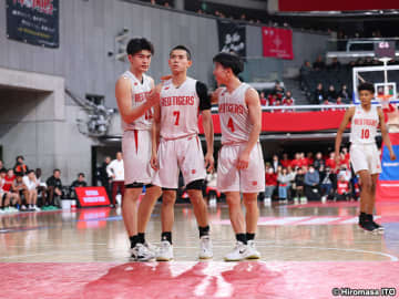 福大大濠を追い詰めた開志国際…富樫コーチは選手の勇姿に涙「本当によくがんばった」