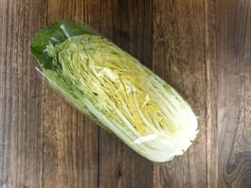 「外側から」は損してた…！野菜のプロが教える、白菜の鮮度をキープする意外な裏ワザ
