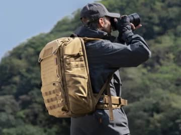 背中にフィットして長時間でも疲れにくい！ 重い荷物も快適に持ち歩けるバックパック「PGYTECH OneMo Tactical Backpack」
