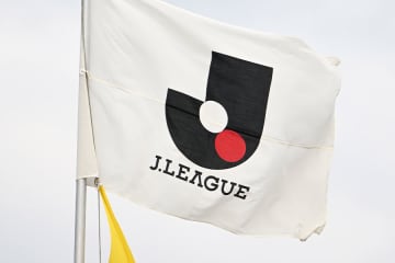 Jクラブ新ユニに「ZOZO？！」　“紙垂”モチーフの派手な1着が「唯一無二」「マイクラみたい」