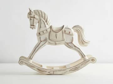 【2026年開運風水】丙午（ひのえうま）の巨大なパワーを味方にする色・方角・大掃除のコツ