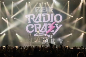 ＜ライブレポート＞年末恒例【RADIO CRAZY】が開幕　バンプ／サカナクション／Vaundy／エルレら100組超のアーティストが集結する年末のビッグパーティー