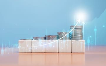 同僚が「冬ボーナス80万円」を、NISAで“オルカン”に一括投資！「積立」じゃなくて大丈夫？ 毎年・毎月の場合で「過去7年分」成績を比較