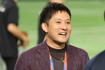 「『おいパイ食わねぇか？』」“顔面クリームだらけ”姿の元日本ハム同僚３ショットに反響「腹抱えて笑った」「８番出口の続編？」