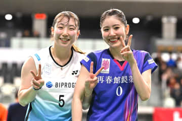 志田千陽／五十嵐有紗“シダガシ”が２戦連続ストレート勝ち！ ８強進出に笑顔満点のWピース【全日本総合バドミントン】