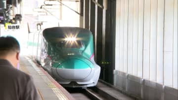 年末年始“帰省ラッシュ”で新幹線や空の便の下りピーク…東海道新幹線「のぞみ」ほぼ満席に　北陸新幹線自由席の乗車率は最高で120％