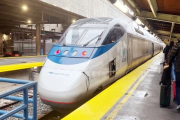 米国の新世代高速鉄道車両の導入、4年遅れの上に速度も低下―中国メディア