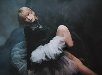 佐々木李子、全10曲すべて新曲のフルアルバム『RI PATHOS』発売決定「これまで歩いてきた“李子道”そのものです」