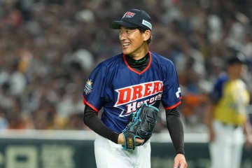 引退から3年…46歳に騒然「バリかっけえ」　ちっとも変わらないイケメンに競馬場どよめき