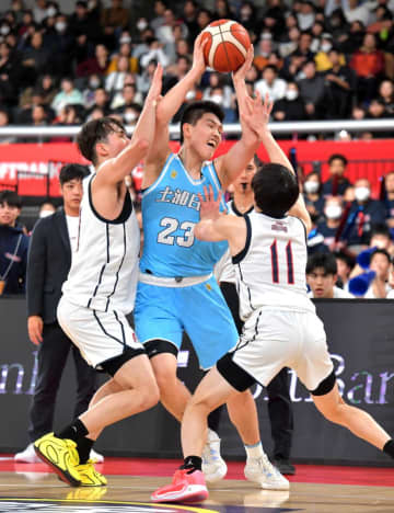 全国高校バスケット　男子　土浦日大(茨城)4強逃す　前回王者の福岡大大濠に67-81