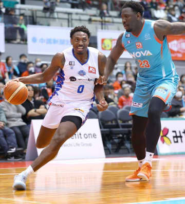 バスケットボールB1　茨城ロボッツ4連勝　広島に87-72