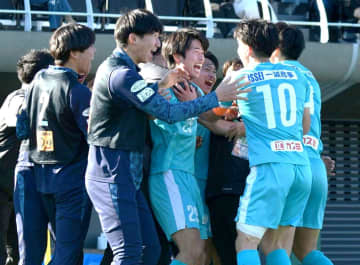 全日本大学サッカー　筑波大(茨城)10度目V　後半3発、国士館大撃破