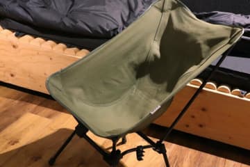 キャンプ＆焚き火に必須のチェア！「スゴイッス」の「スゴさ解説」ほか、 ショップ店員に聞く