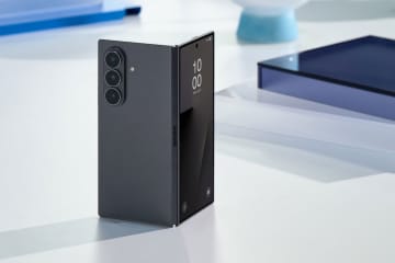 新種のバトル勃発？ Samsung、折りたたみiPhoneにパスポート型で対抗か