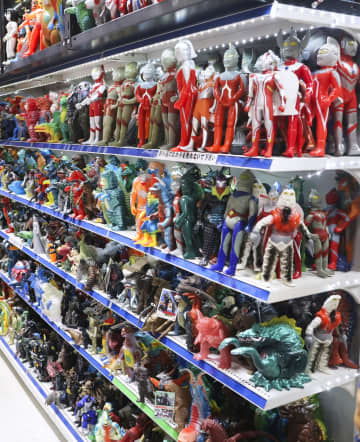 製薬工場内にフィギュア館　三重、4万点コレクション