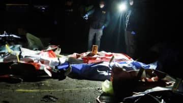 バスが渓谷に転落、15人死亡　中米グアテマラ