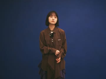 TOMOO、TVアニメ『違国日記』OPテーマ「ソナーレ」リリース　ノートブックモチーフにしたジャケ写も