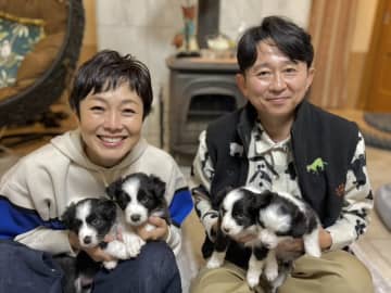 有吉弘行がミルクボランティアに挑戦！離乳食デビューを目指す4匹の赤ちゃん犬が見せる愛くるしい姿に「これ仕事になんないね」とデレデレ