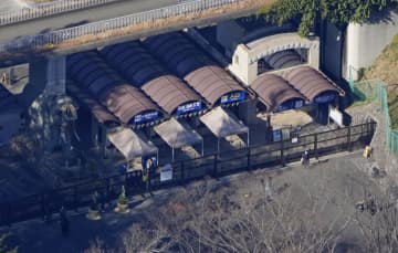 脱走のオオカミ、園内で捕獲　多摩動物公園、避難しけが人なし